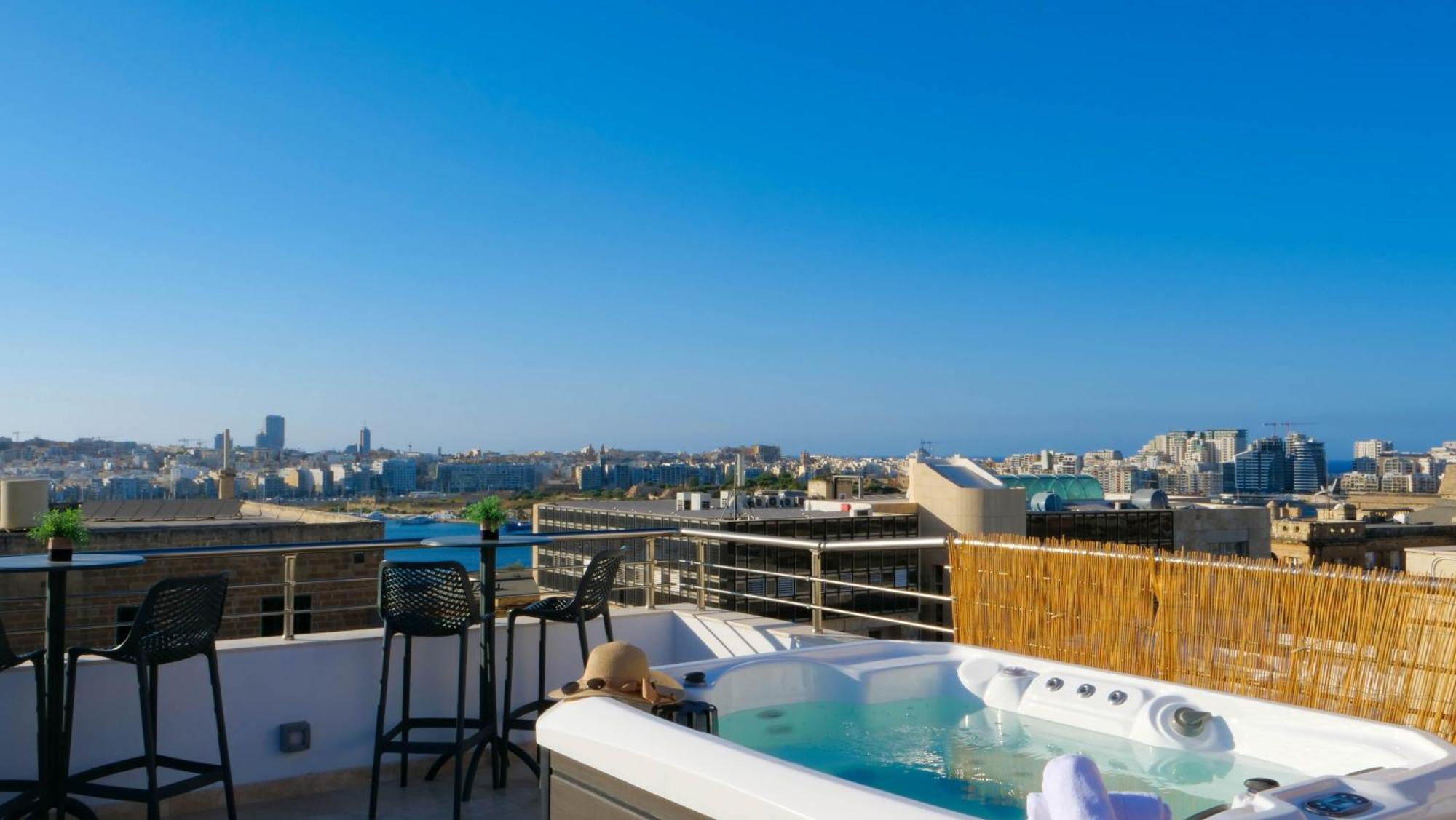 Tritoni Valletta Boutique Hotel Il-Furjana Luaran gambar