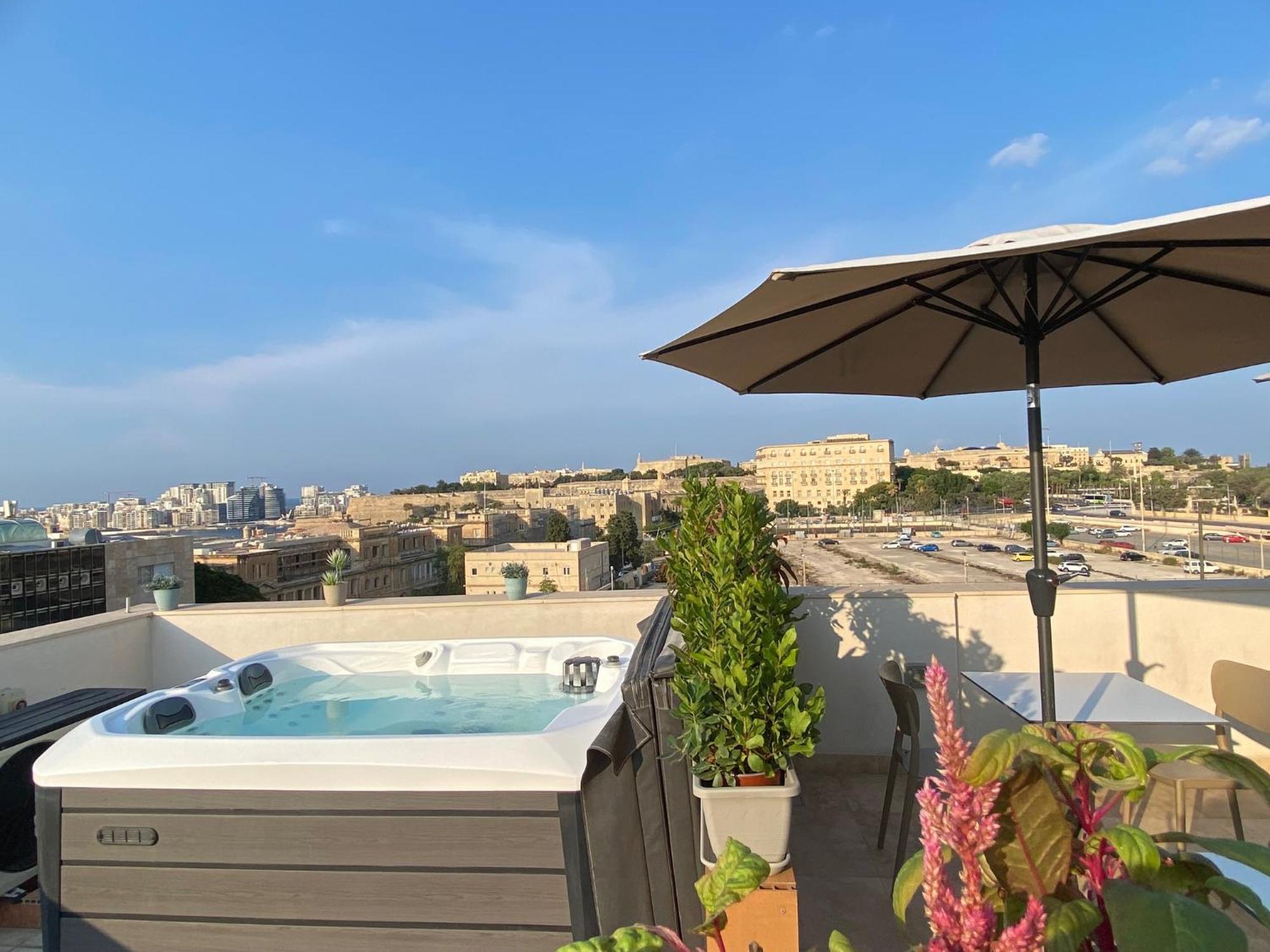 Tritoni Valletta Boutique Hotel Il-Furjana Luaran gambar